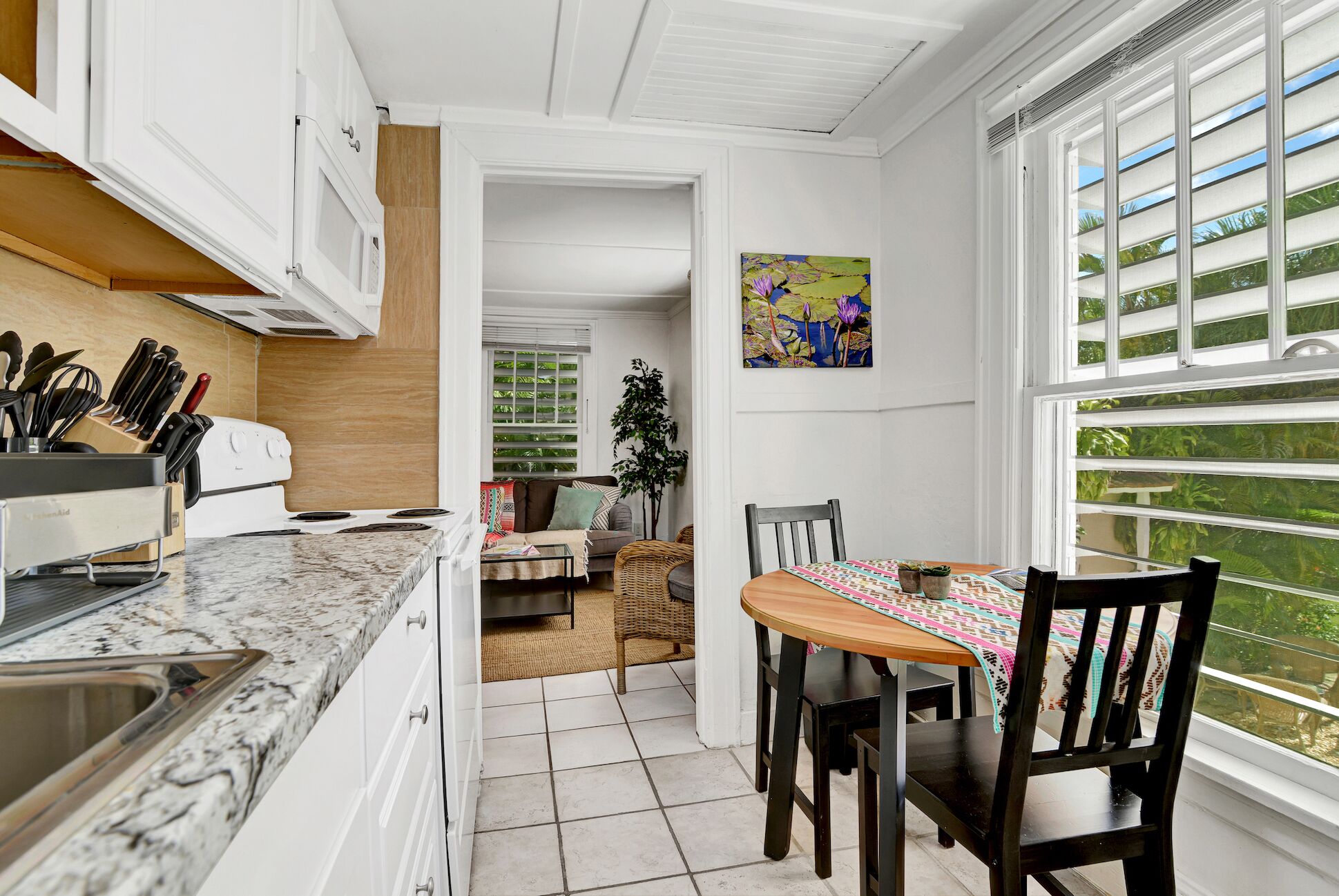 冰箱、微波炉、烤箱、炉灶