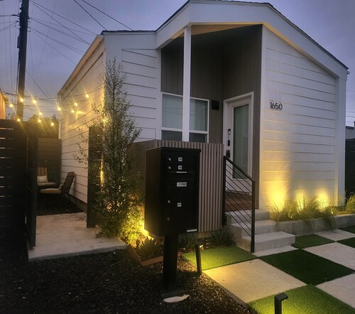 Adorable new home in the heart of LA close to Sofi stadium