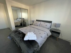 2 Schlafzimmer, Bügeleisen/Bügelbrett, kostenloses WLAN, Bettwäsche