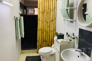 Bruser, hårtørrer, håndklæder