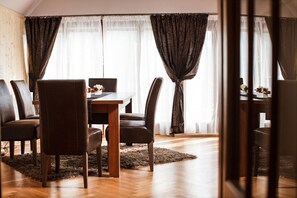 5 bedrooms