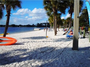 Sun loungers, beach towels - Orange Lake Country Club 2BR @ Premier Resort with Golf and Lake Close to Disney (Kissimmee)