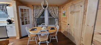 Totally Remodeled 1930's House w/Firepit & Deck close to Outdoor Adventures.