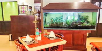 3 restaurantes: opção de café da manhã, almoço e jantar