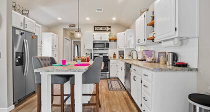 Large backyard, minutes from Gathering Place