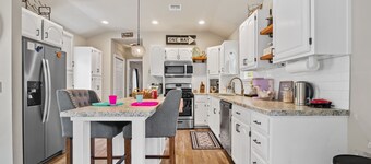 Large backyard, minutes from Gathering Place