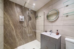 Douche, serviettes fournies