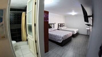 3 室のベッドルーム、アイロン / アイロン台、WiFi (無料)、ベッドシーツ