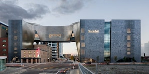 Exterior - heritage charm, 5 min to DT with A/C (Calgary)