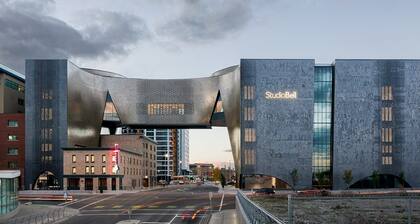 heritage charm, 5 min to DT with A/C