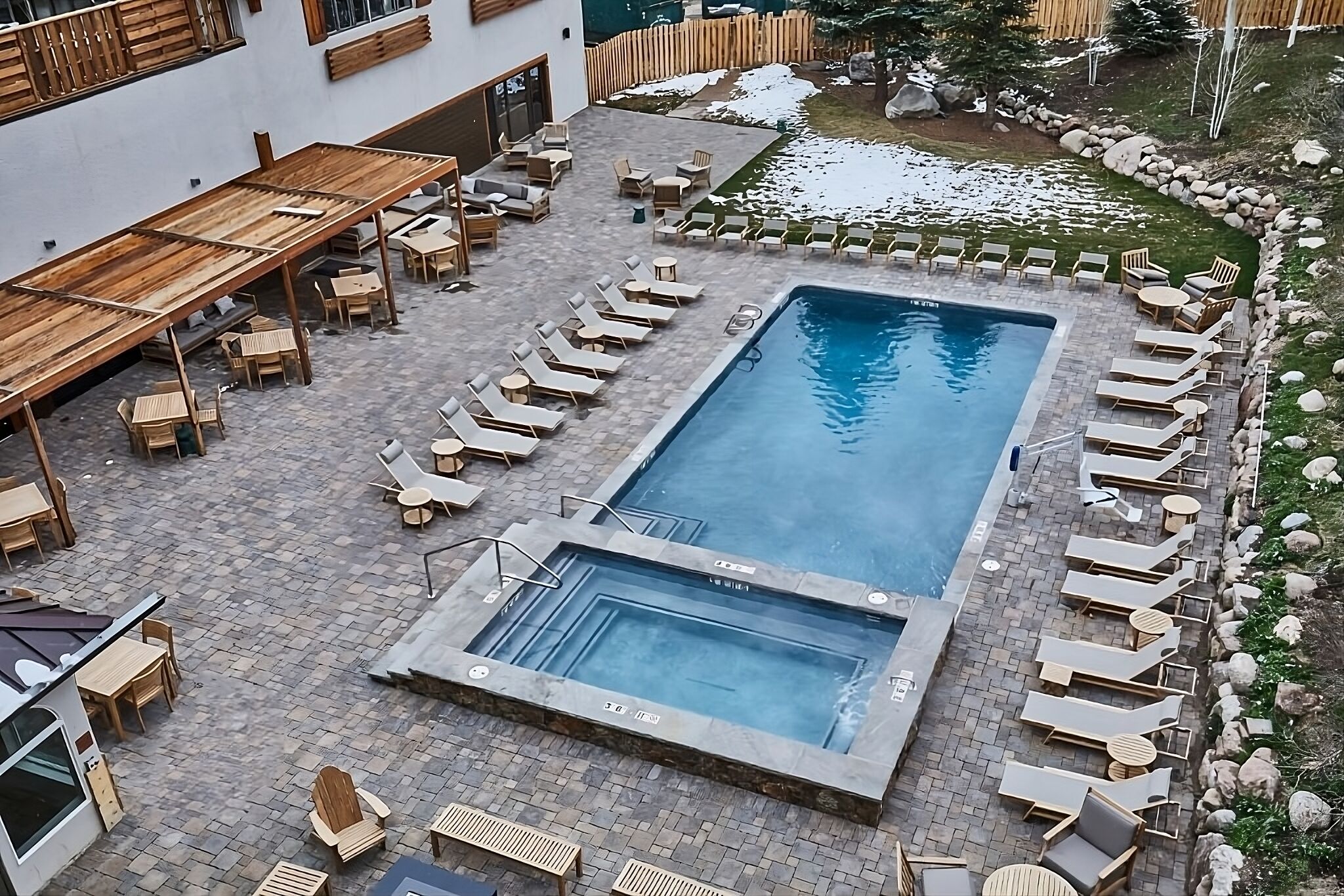A Ski Enthusiast's Getaway: Near Vail Ski Resort and Vail Nature Center