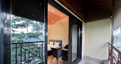 Paramount Riverfront Resort & Spa