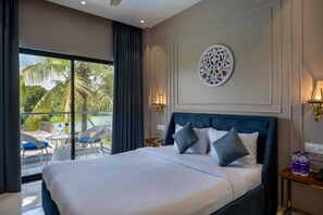 Executive Pool View Room | Skrivebord, blendingsgardiner, strykejern/-brett og wi-fi (inkludert)