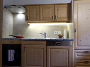 Refrigerador, horno, parrilla de estufa y lavavajillas