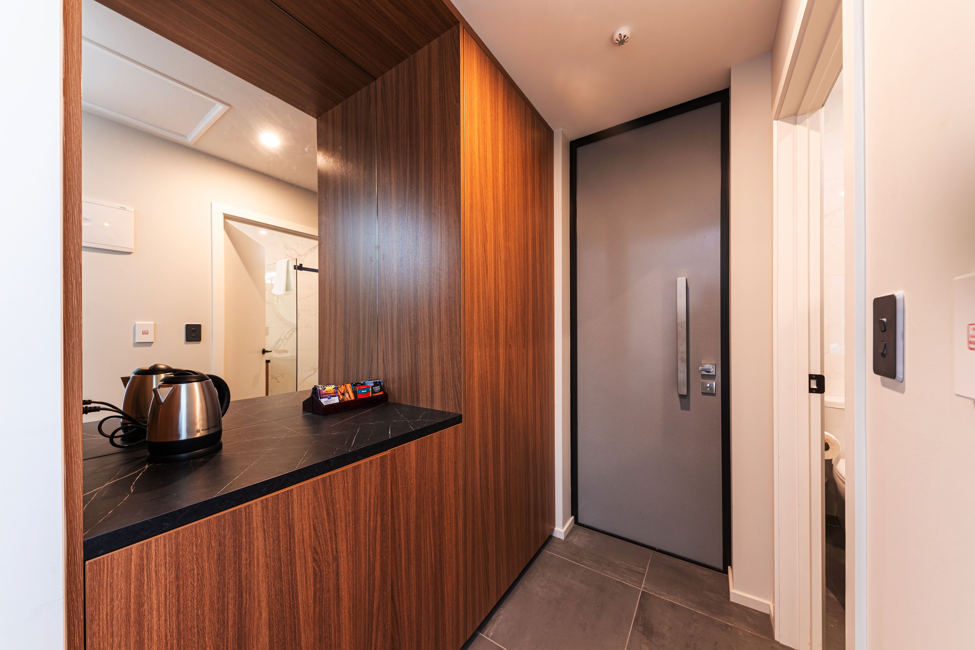 deluxe double room, lake view | 2 bedrooms, minibar, desk, soundproofing