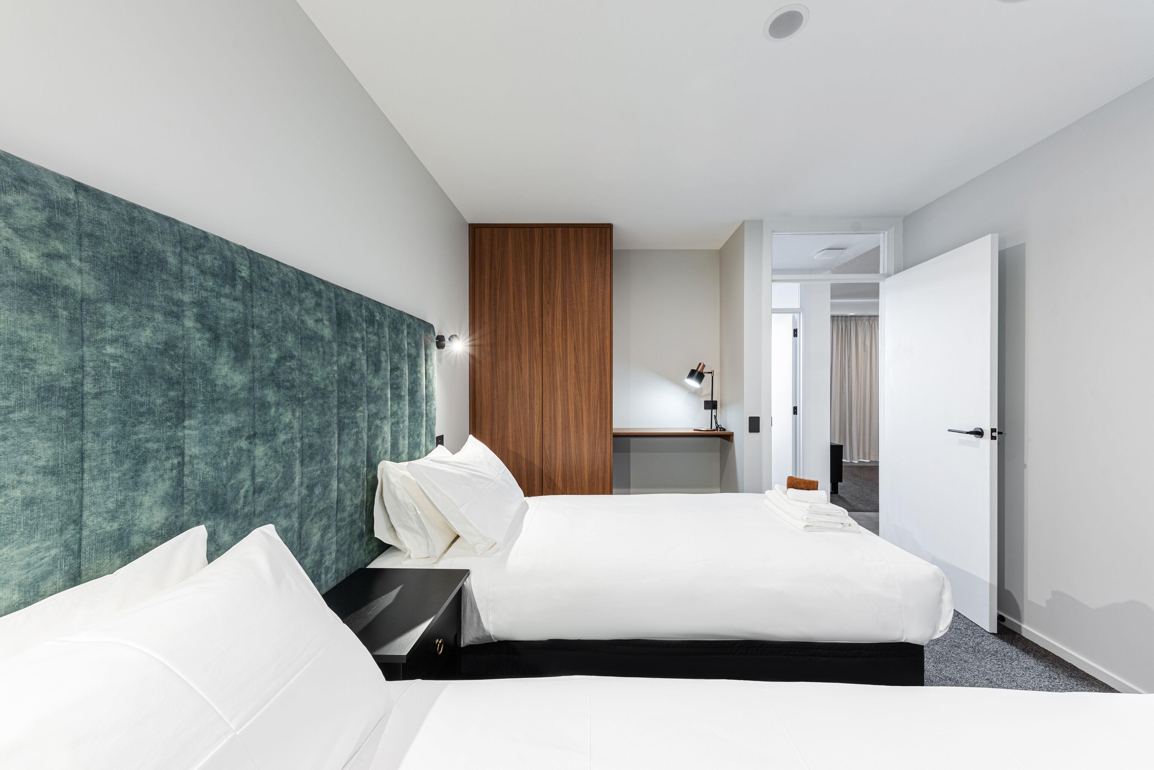 2 bedrooms, minibar, desk, soundproofing