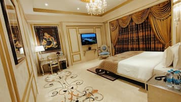 Luxury 3 Bedroom Villa | 1 bedroom, Egyptian cotton sheets, premium bedding, pillowtop beds