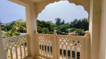 Deluxe Twin Room | 1 bedroom, Egyptian cotton sheets, premium bedding, pillowtop beds