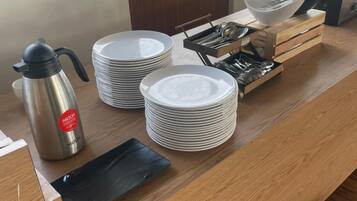 Desayuno buffet diario (INR 400 por persona)