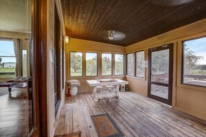 Interior - Sandy Feet Retreat on LBJ - Pool, Hot Tub, Kayaks (Kingsland)