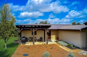 Exterior - Sandy Feet Retreat on LBJ - Pool, Hot Tub, Kayaks (Kingsland)