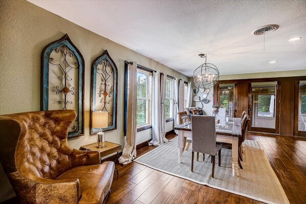 Interior - Sandy Feet Retreat on LBJ - Pool, Hot Tub, Kayaks (Kingsland)