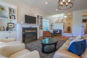 Unclassified image, 3 of 49, button