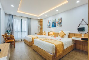 4 bedrooms, desk, free WiFi, bed sheets