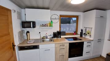 Kühlschrank, Mikrowelle, Ofen, Geschirrspüler