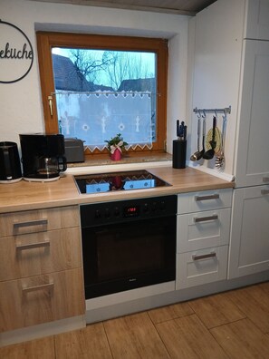 صورة غير مصنفة، 5 من 27، زرّ