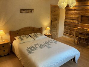 6 habitaciones, tabla de planchar con plancha y wifi 