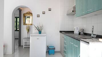 Refrigerador, microondas, parrilla de estufa y lavavajillas