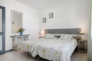 1 chambre, accès au Wi-Fi (inclus), literie fournie