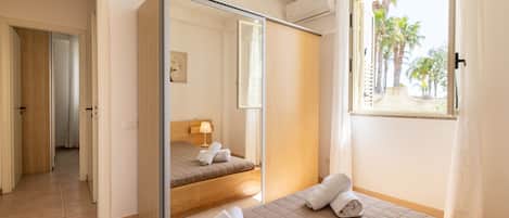 2 bedrooms, bed sheets