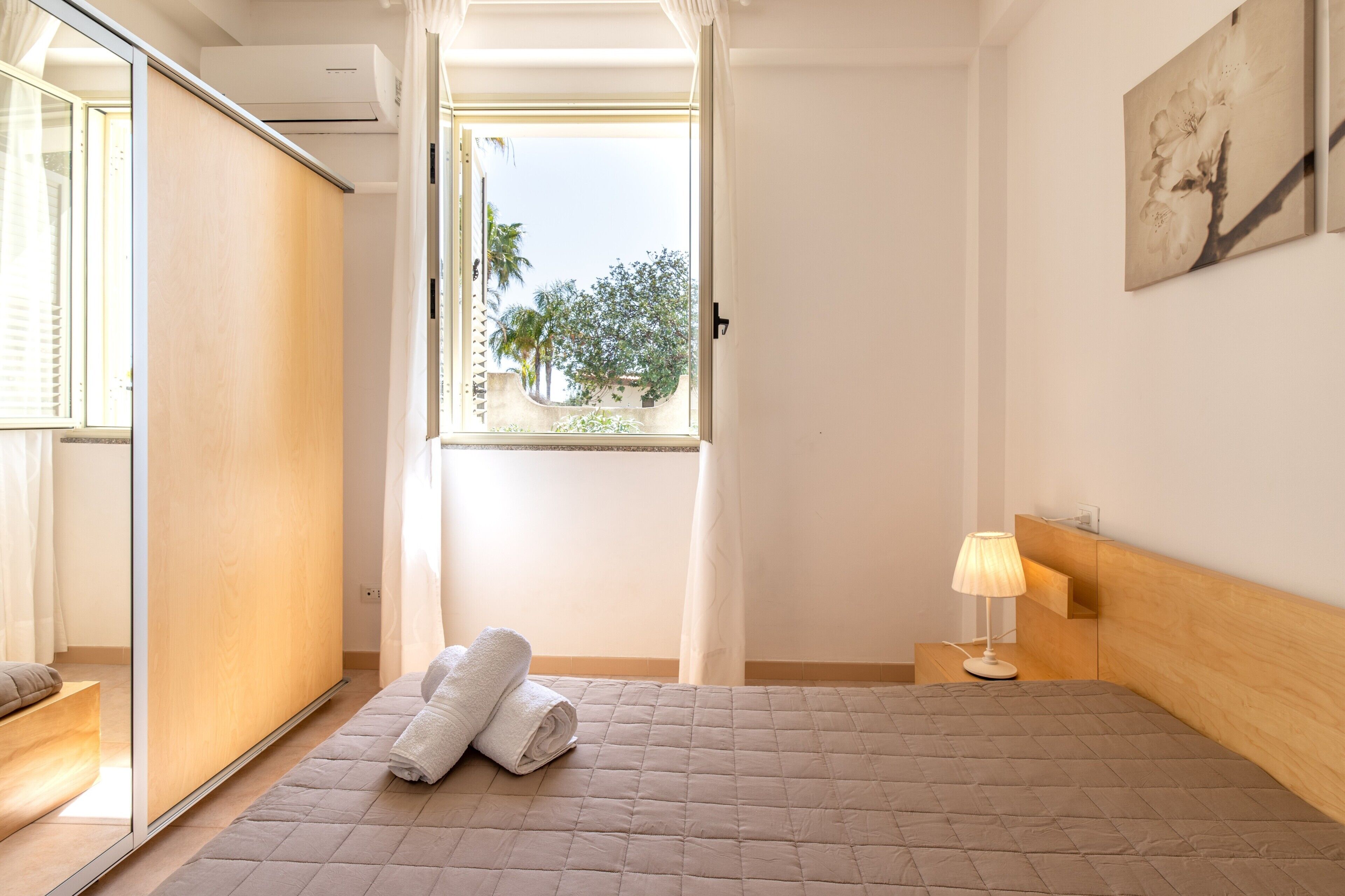 2 bedrooms, bed sheets