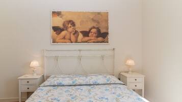 2 Schlafzimmer, Bügeleisen/Bügelbrett, Bettwäsche