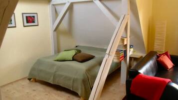 1 dormitorio, escritorio, wifi y ropa de cama