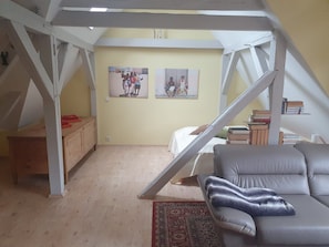 1 chambre, bureau, lit parapluie, Wi-Fi