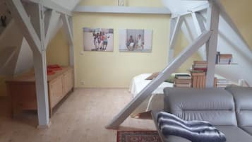 1 chambre, lit parapluie, Wi-Fi, draps fournis