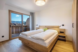 3 Schlafzimmer, kostenloses WLAN, Bettwäsche, Rollstuhlgeeignet