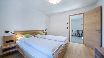 2 bedrooms, free WiFi, bed sheets, wheelchair access