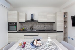 Fridge, microwave, oven, stovetop - Casa Francesco Apartment near the Beach with Terraces and Garden (Orosei)