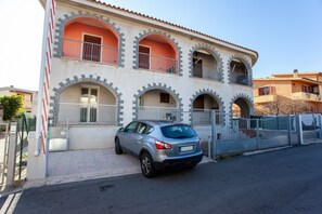 Exterior - Casa Francesco Apartment near the Beach with Terraces and Garden (Orosei)