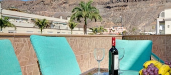 Ferienwohnung Pedro mit Meer- und Bergblick, Garten und WLAN