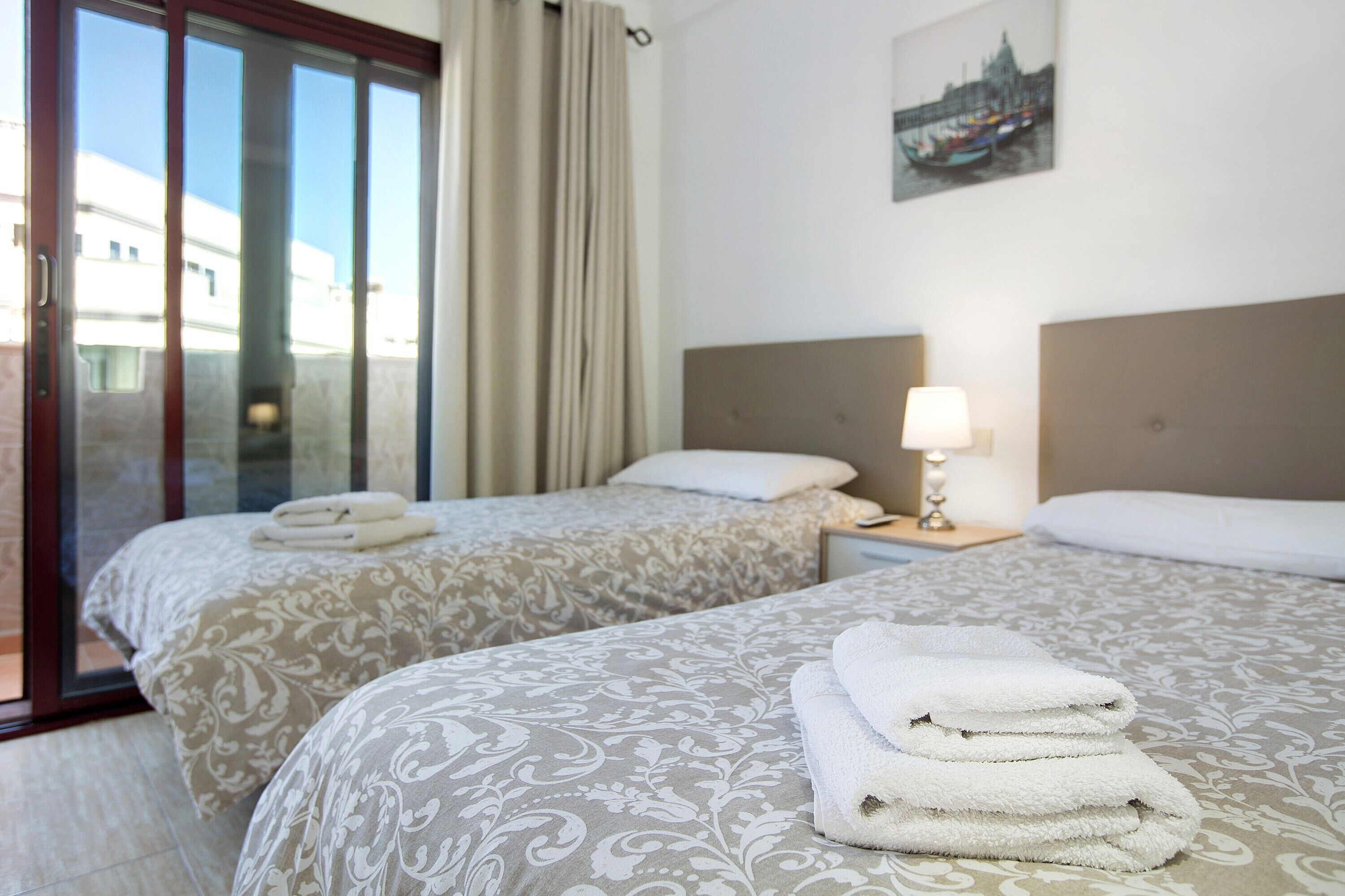 2 camere, ferro/asse da stiro, Wi-Fi gratuito, lenzuola