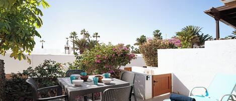 屋外ダイニングエリア