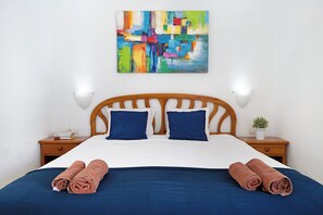 1 habitación, tabla de planchar con plancha, wifi gratis y ropa de cama 