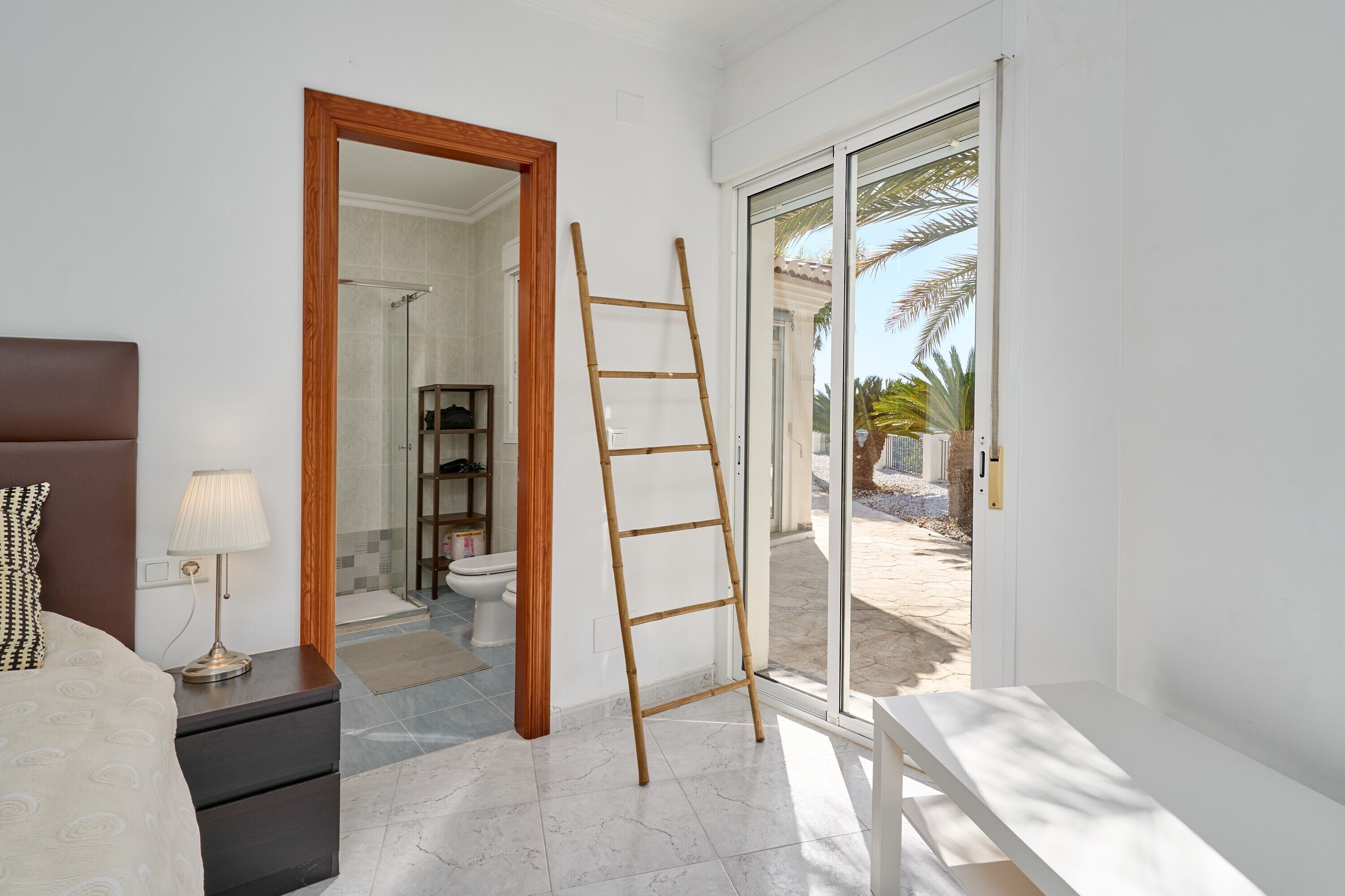 3 chambres, fer et planche à repasser, Wi-Fi gratuit, draps fournis