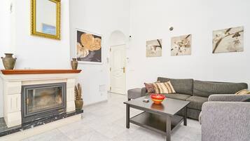 Télévision, cheminée