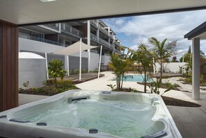 Terrace/patio - Oceanview Apartment with access to Spa pool and Swimming pools (Tahunanui)